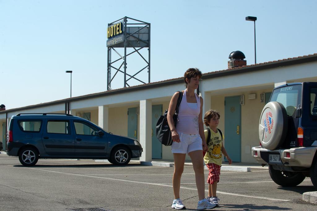 Autohotel Hotel 3*